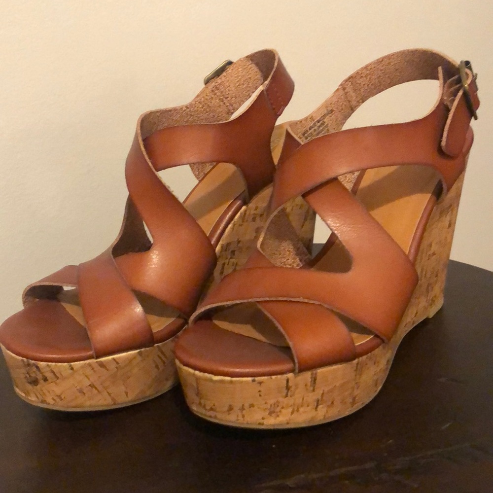 Faux leather Brown wedge 7.5